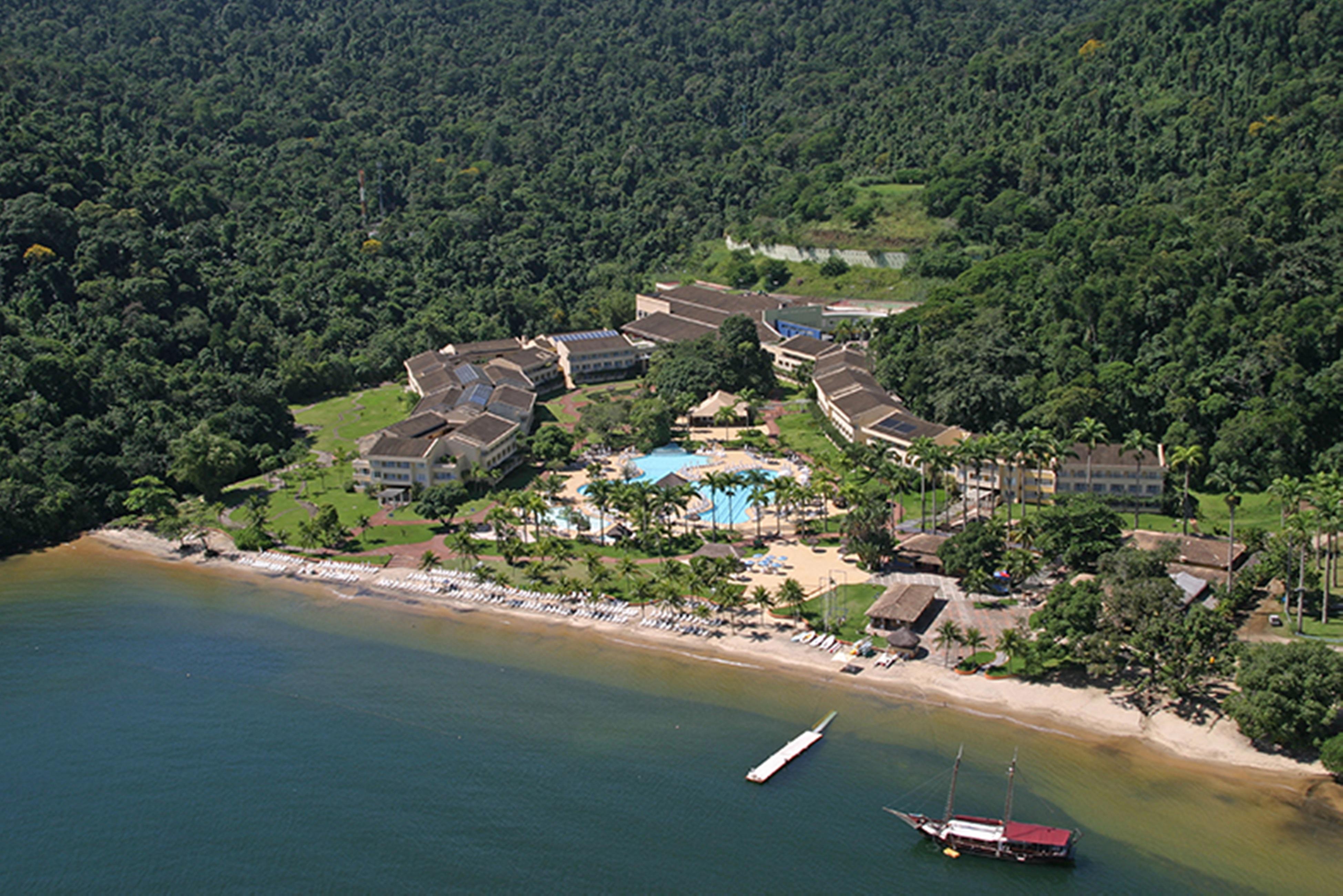 Vila Gale Eco Resort Angra Angra dos Reis Exterior photo Aerial view of the resort